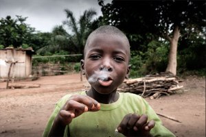 Les industriels du tabac s'attaquent à la jeunesse africaine...